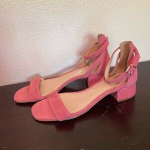 Pink Vince Camuto Shetana MidHeel Size 7